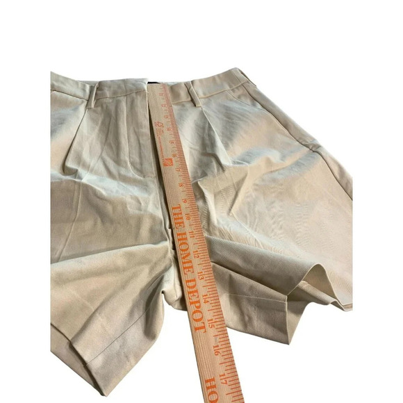 41 Hawthorn Mid Rise Short Front Pleat, light tan Size 8 - Picture 6 of 9